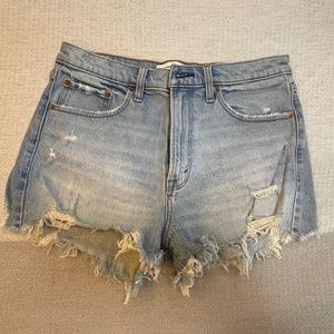 Abercrombie A&F High Rise Mom Jean Shorts Women’s Size 10 / 30 Distressed